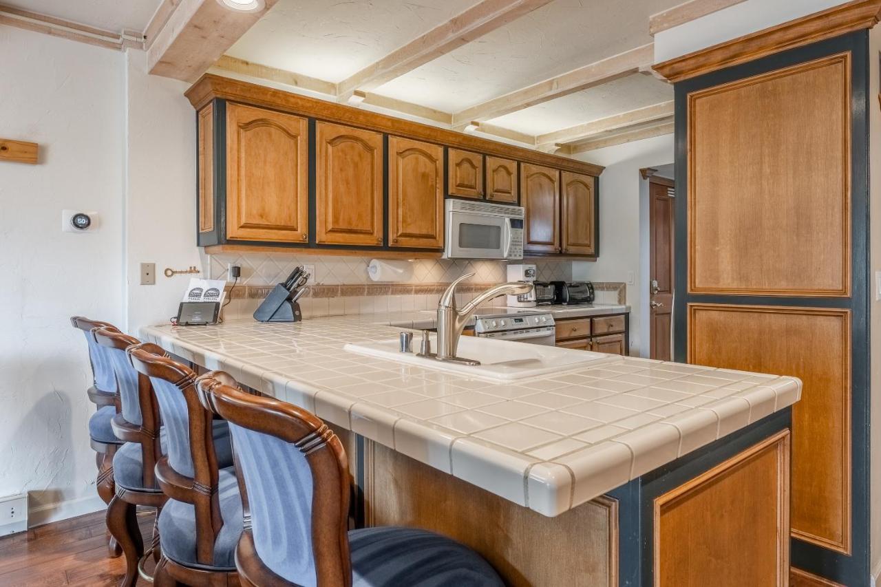 Walk To Lift Updated 2 Bedroom 2 And A Half Bathrooms 1849 209 Steps To Canyon Sleeps 6 * Mammoth Lakes