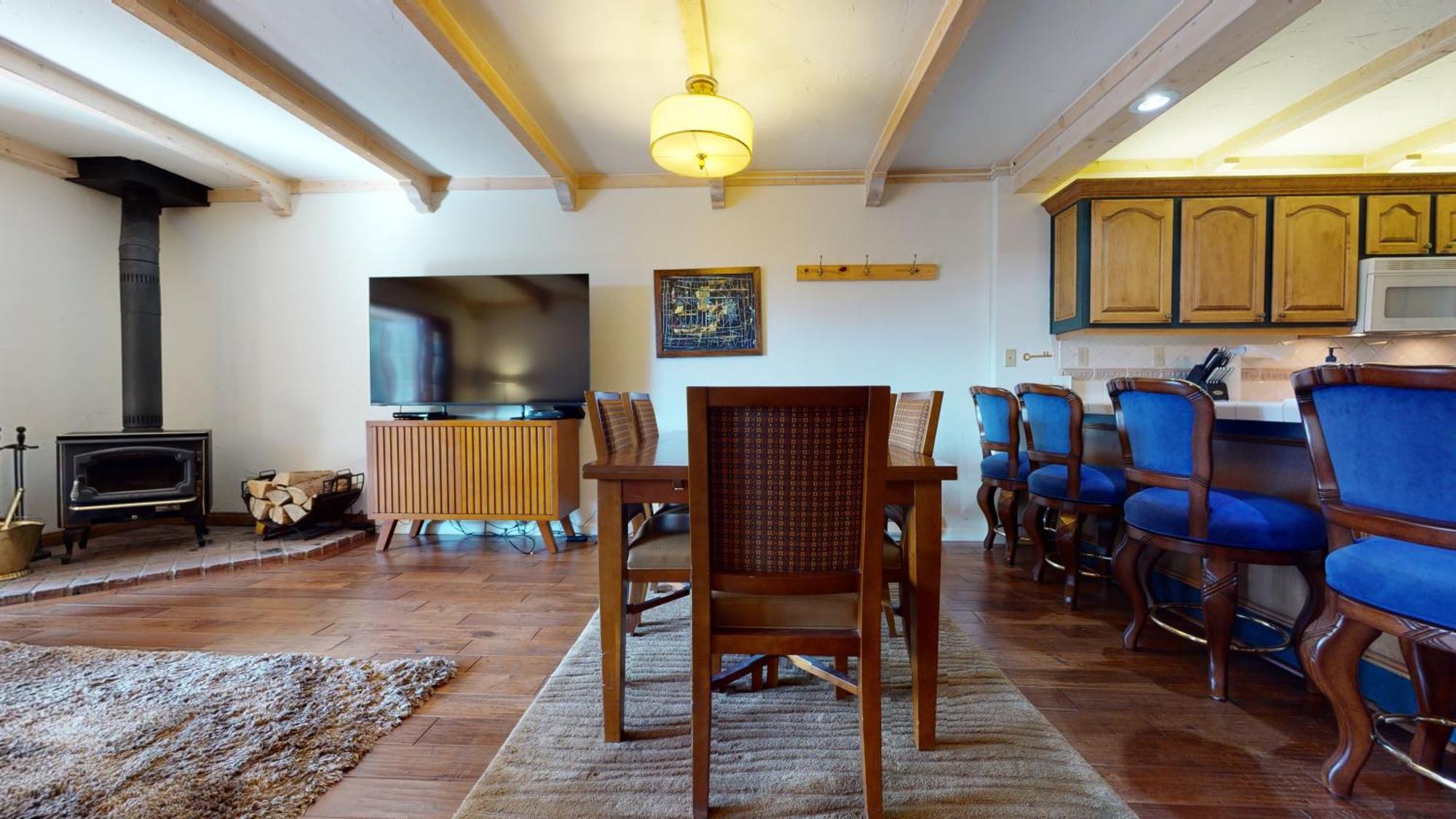 Walk To Lift Updated 2 Bedroom 2 And A Half Bathrooms 1849 209 Steps To Canyon Sleeps 6 Hébergement de vacances Mammoth Lakes